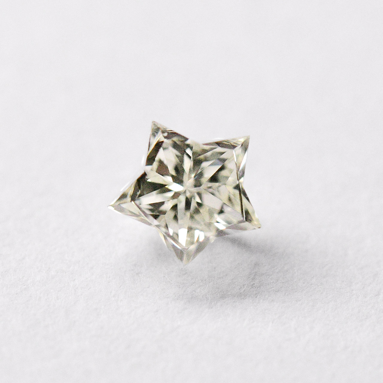 星のダイヤモンド / 0.193ct