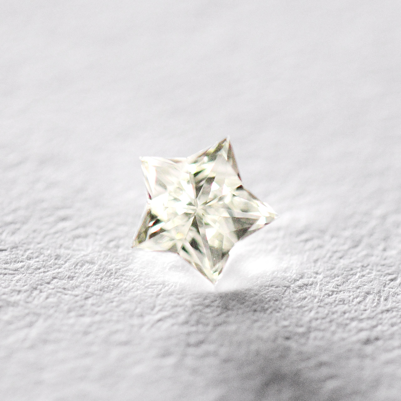 星のダイヤモンド / 0.160ct