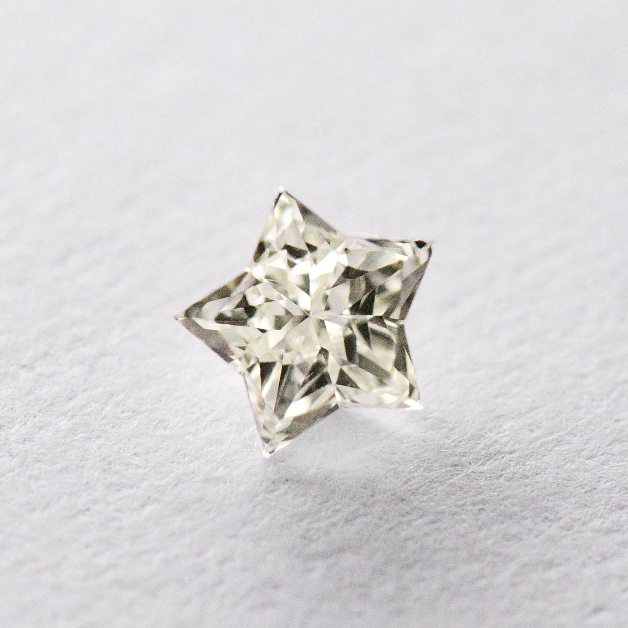 星のダイヤモンド / 0.170ct