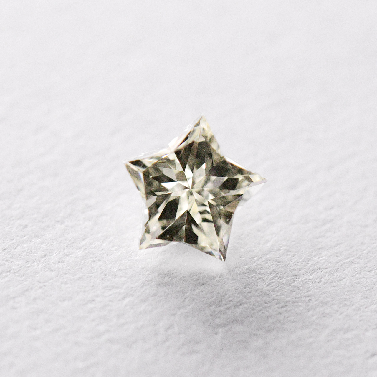 星のダイヤモンド / 0.172ct