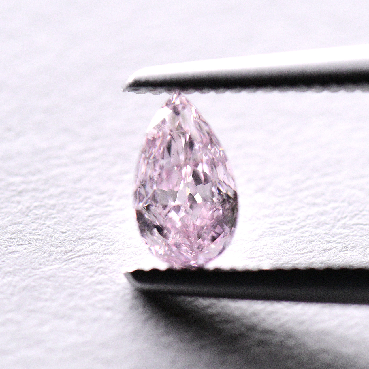 ファンシーパープルピンクダイヤモンドルース画像2｜0.280ct, Fancy Purple Pink, Pear Shape, SI2, GIA
