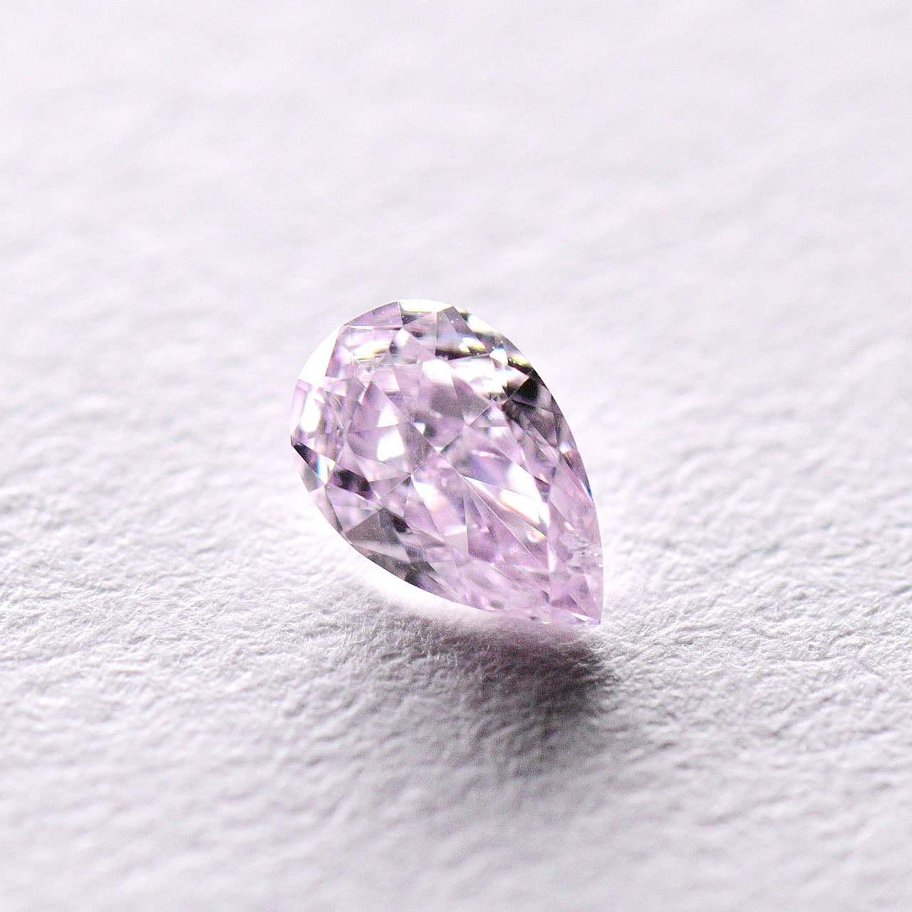 ファンシーピンクパープルダイヤモンドルース画像1｜0.117ct, Fancy Pink Purple, Pear Shape, SI2, CGL