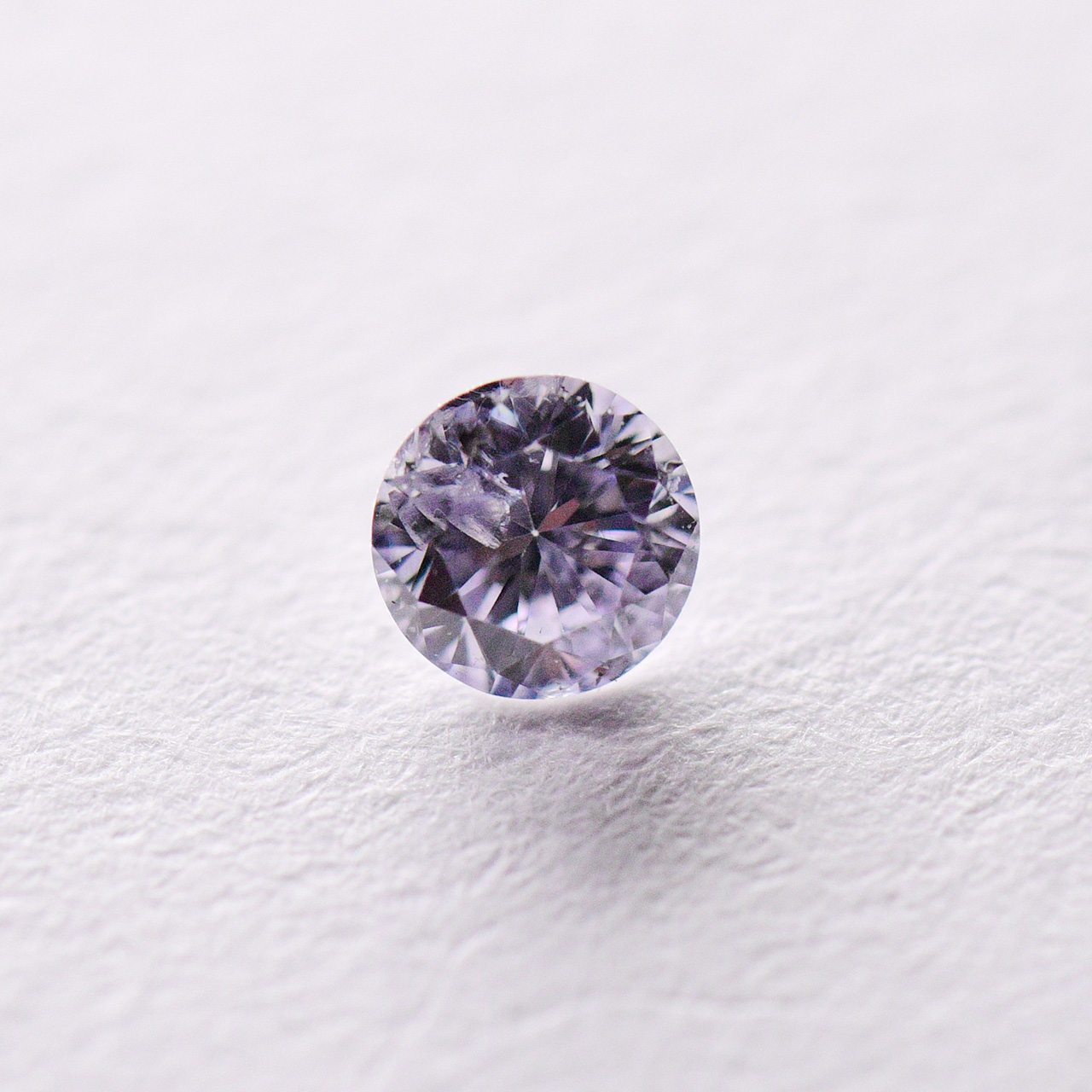 ファンシーライトグレーバイオレットダイヤモンドルース‐0.082ct