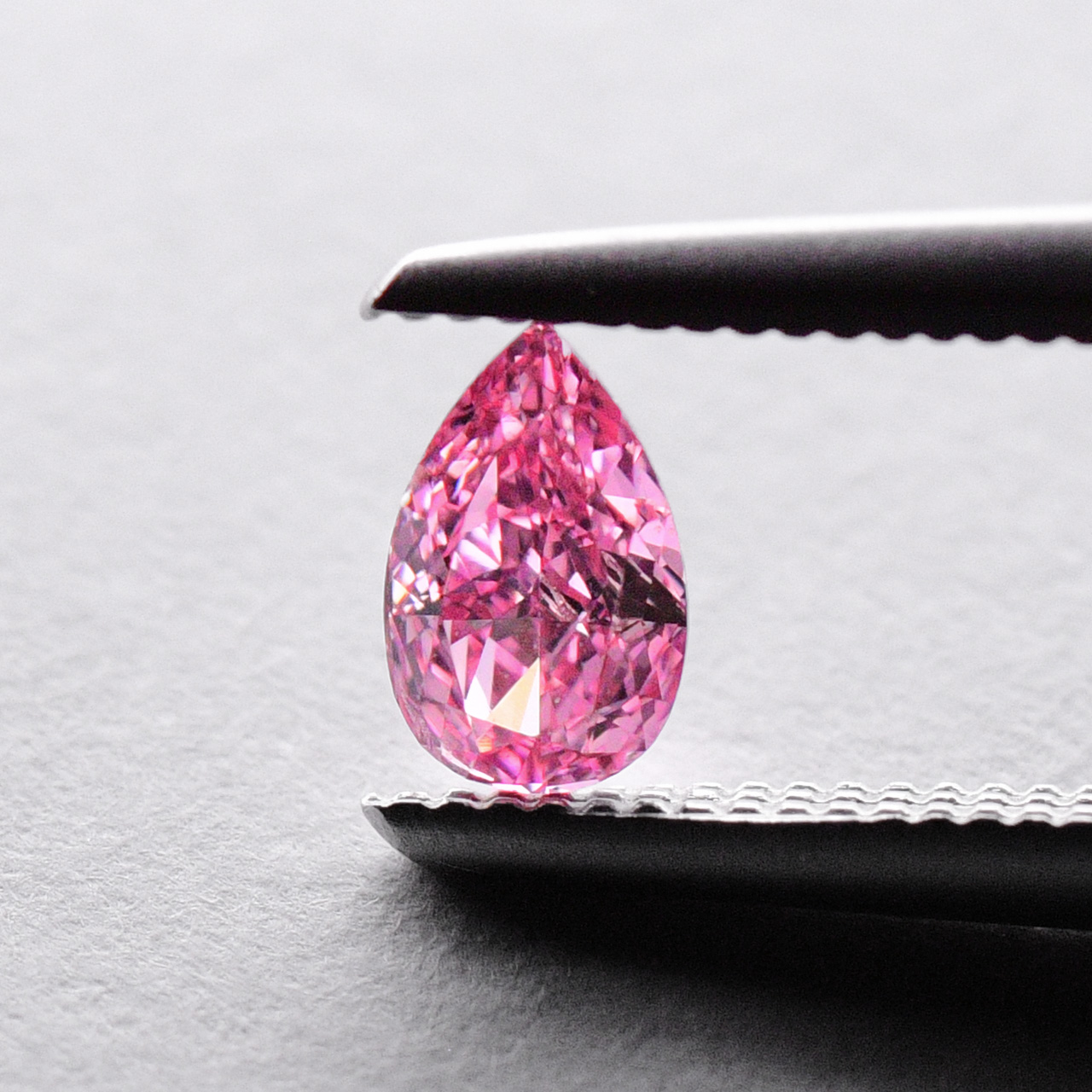 ファンシービビッドピンクダイヤモンドルース‐0.20ct, Fancy Vivid Pink, Pear Shape, SI-2, GIA