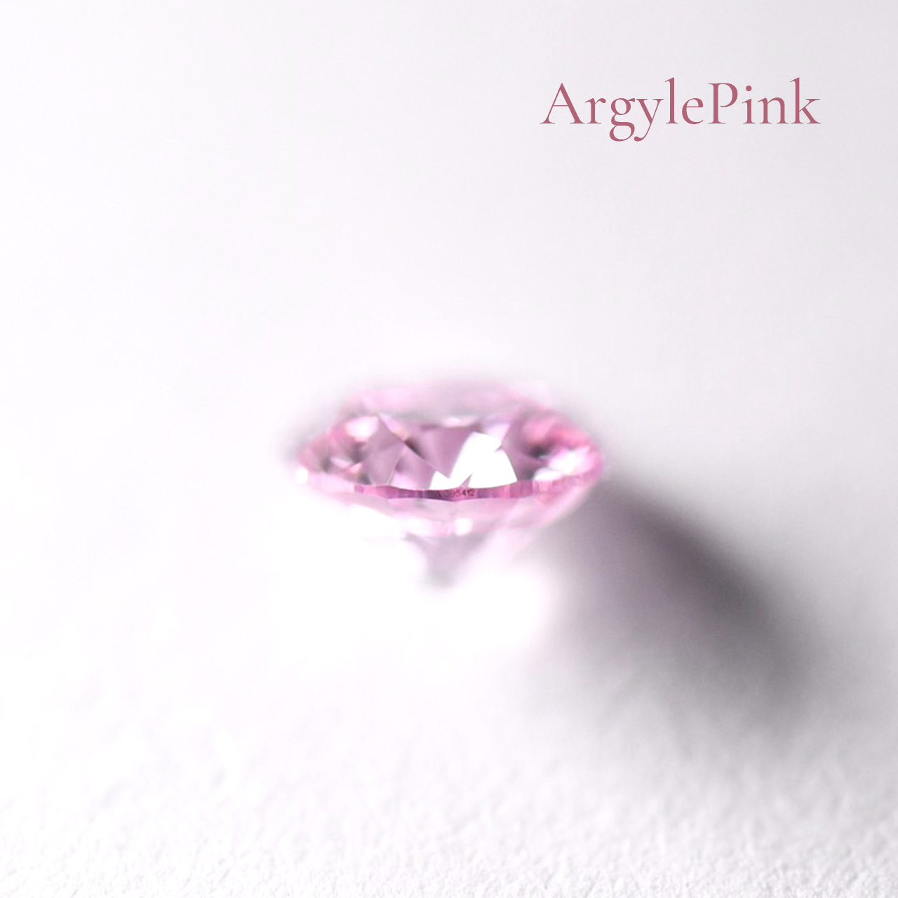 天然ファンシーパープリッシュピンクダイヤモンドルース画像3の拡大画像｜0.162ct, Fancy Purplish Pink/7PP, Round, SI-1, CGL/ARGYLE