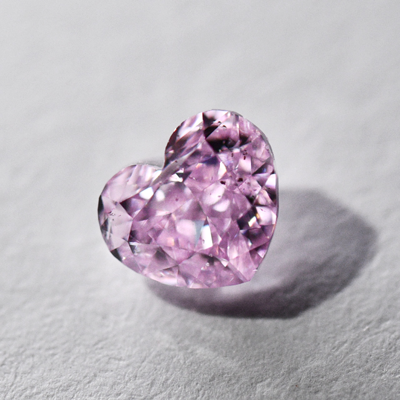 天然ファンシーパープリッシュピンクダイヤモンドルース画像2｜0.27ct, Fancy Purplish Pink, Heart Shape, SI-2, GIA