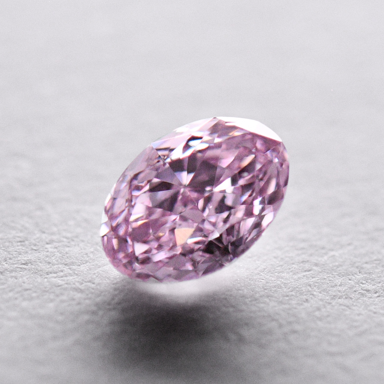 ファンシーパープリッシュピンクダイヤモンドルース‐0.137ct, Fancy Purplish Pink, SI-1, Oval（楕円形）,  CGL｜ジュエラーズルームシンク