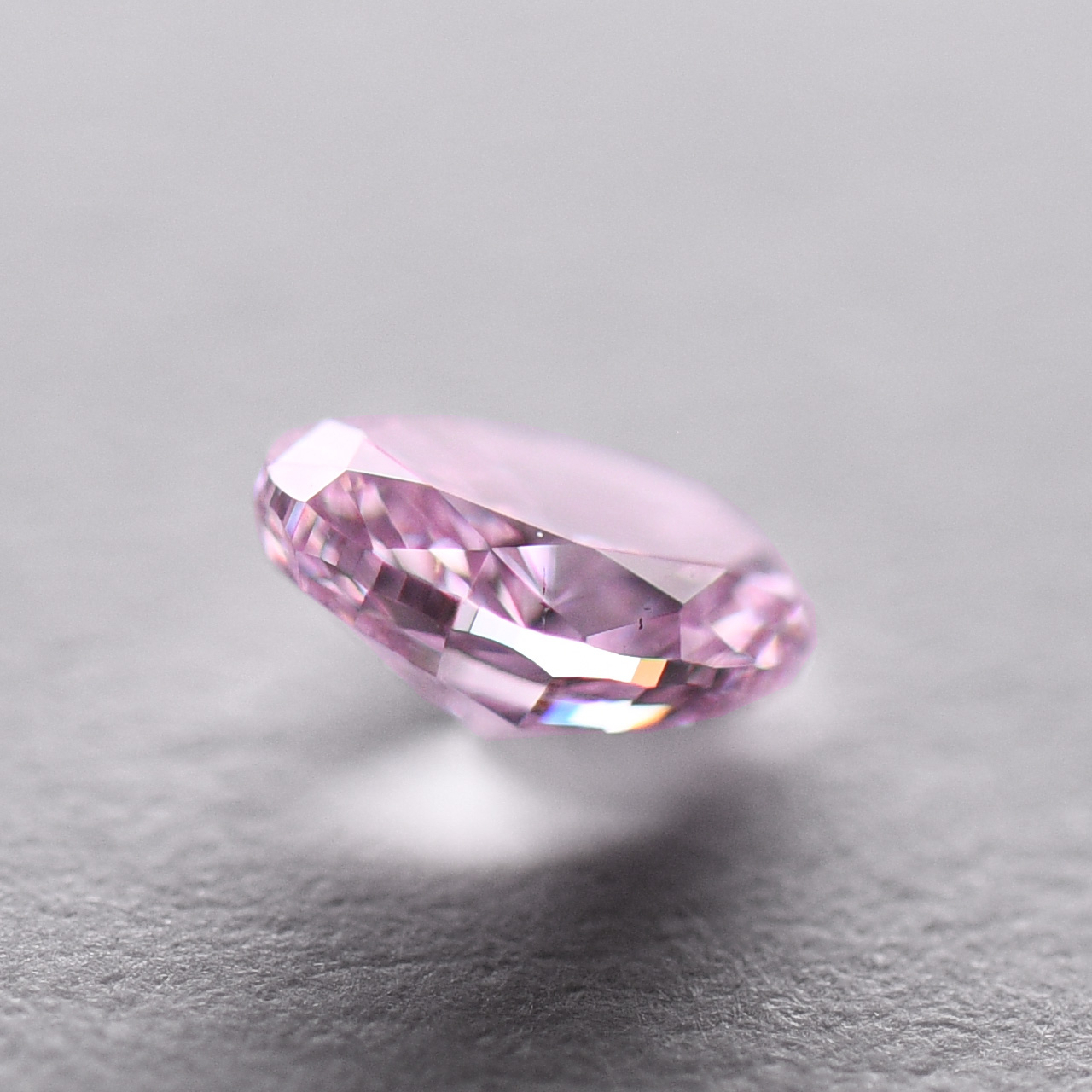 天然ファンシーパープリッシュピンクダイヤモンドルース画像4｜0.137ct, Fancy Purplish Pink, SI-1, Oval（楕円形）, CGL