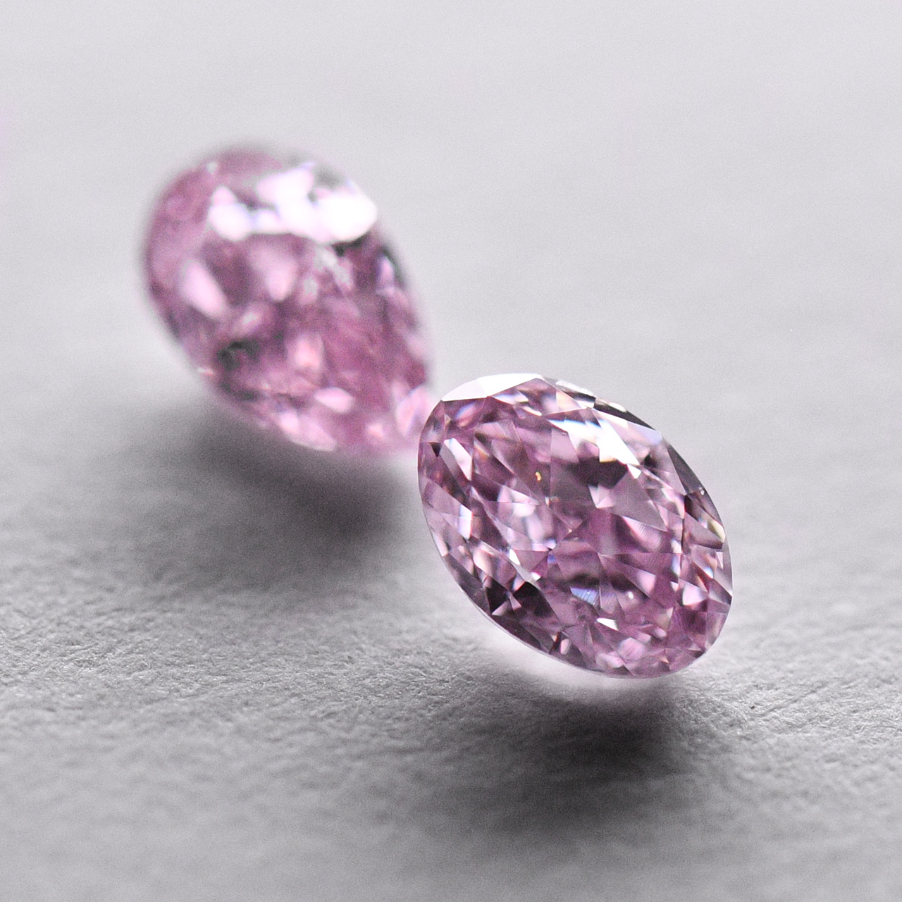 天然ファンシーパープリッシュピンクダイヤモンドルース画像7｜0.137ct, Fancy Purplish Pink, SI-1, Oval（楕円形）, CGL