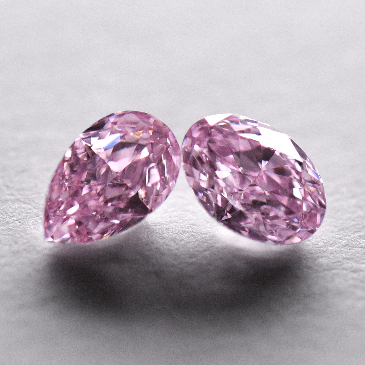 天然ファンシーパープリッシュピンクダイヤモンドルース画像7｜0.133ct, Fancy Purplish Pink, VS-2, Pear Shape（涙型）, CGL