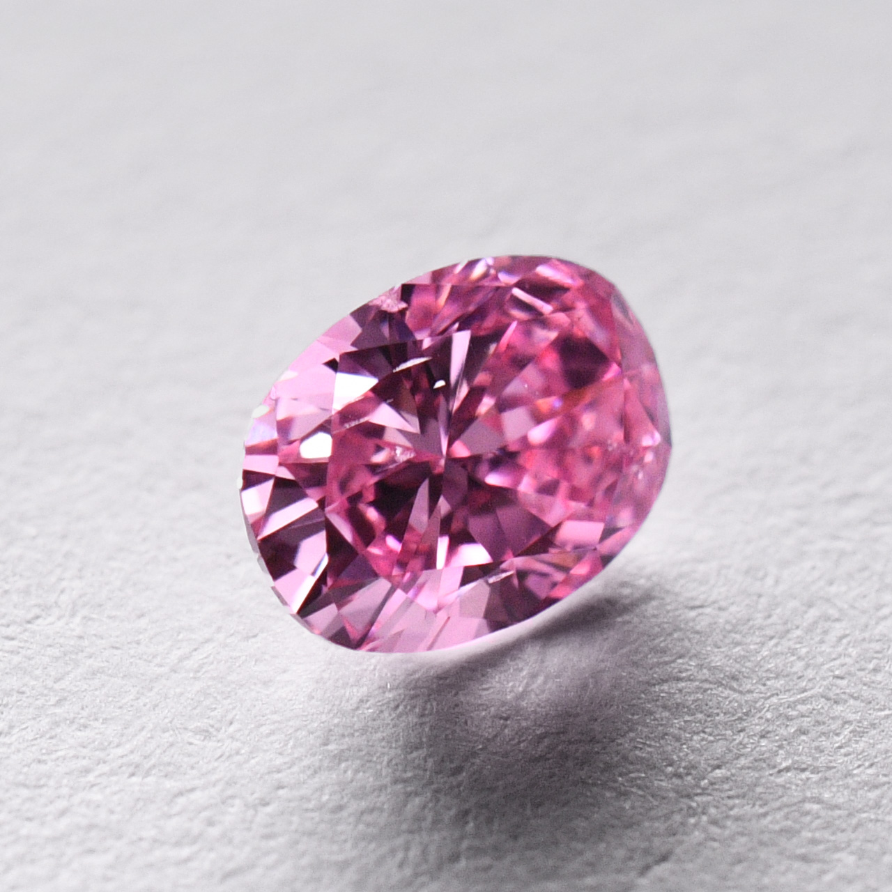 ピンクダイヤモンドルース画像3｜0.21ct, Fancy Vivid Purplish Pink, SI-2, Oval, GIA