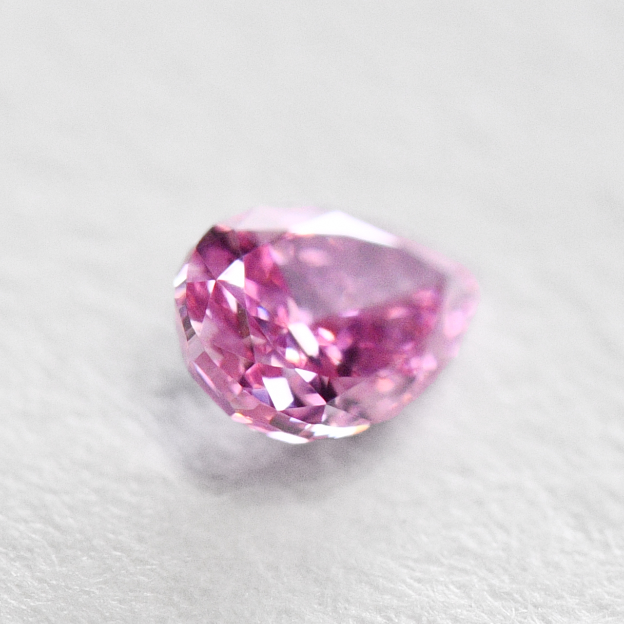 ピンクダイヤモンドルース‐0.049ct, Fancy Vivid Purplish Pink 