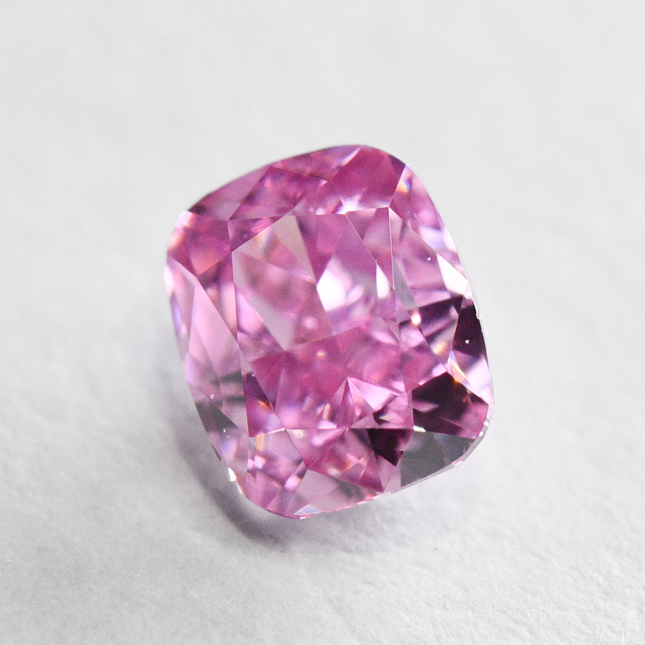 ピンクダイヤモンドルース‐0.27ct, Fancy Vivid Purple Pink 