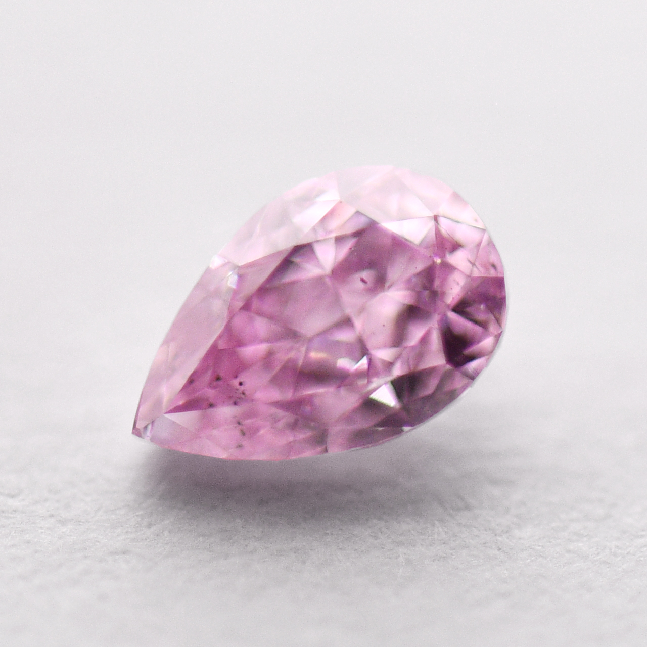 ピンクダイヤモンドルース画像4の拡大画像｜0.151ct / Fancy Intense Purplish Pink / SI-2 / Pear Shape / CGL