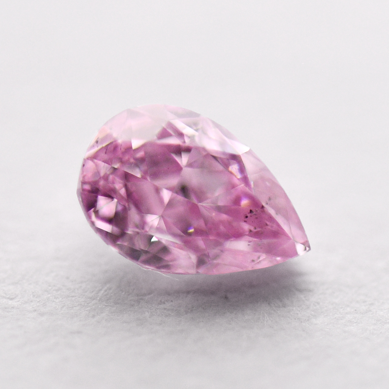 ピンクダイヤモンドルース画像5の拡大画像｜0.151ct / Fancy Intense Purplish Pink / SI-2 / Pear Shape / CGL