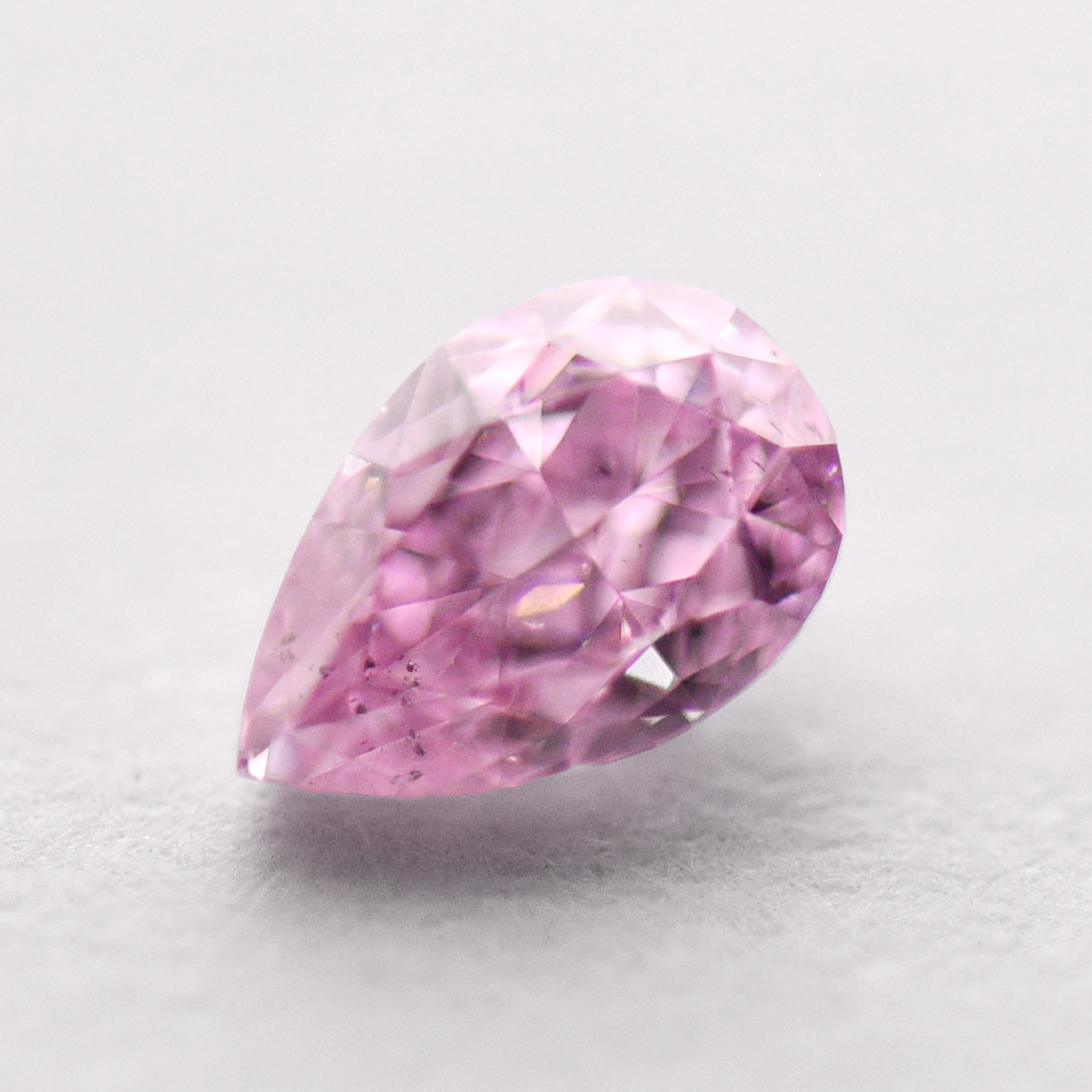 ピンクダイヤモンドルース画像6の拡大画像｜0.151ct / Fancy Intense Purplish Pink / SI-2 / Pear Shape / CGL