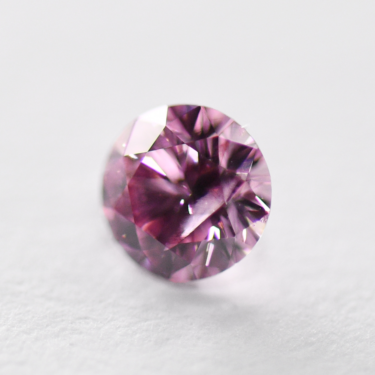 ピンクダイヤモンドルース画像4の拡大画像｜0.097ct / Fancy Intense Purplish Pink / I-1/ Round / CGL