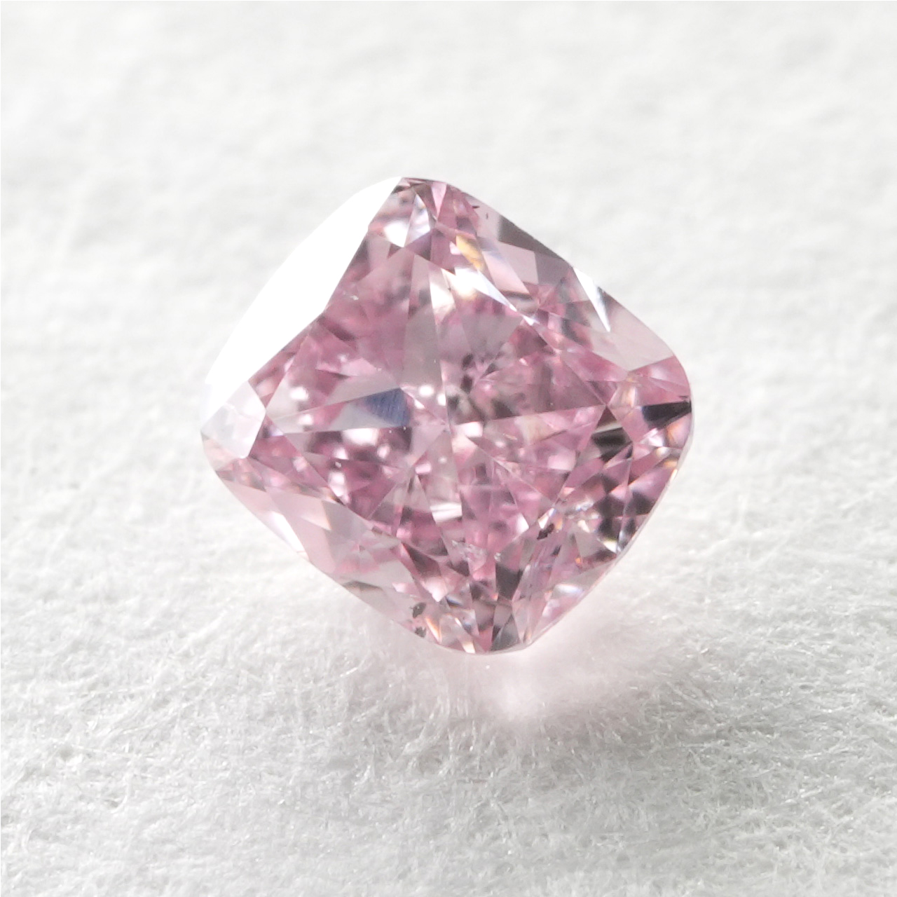 ピンクダイヤモンドルース画像3の拡大画像｜0.090ct / Fancy Intense Purplish Pink / SI-1 / Radiant