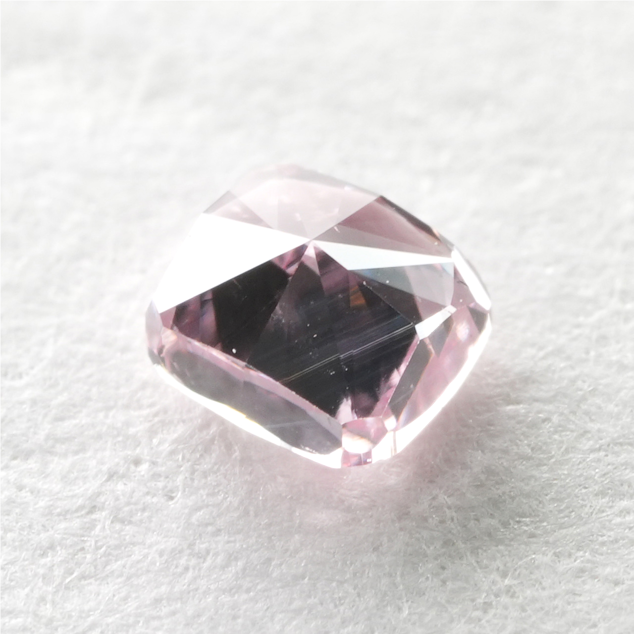 ピンクダイヤモンドルース画像4の拡大画像｜0.090ct / Fancy Intense Purplish Pink / SI-1 / Radiant