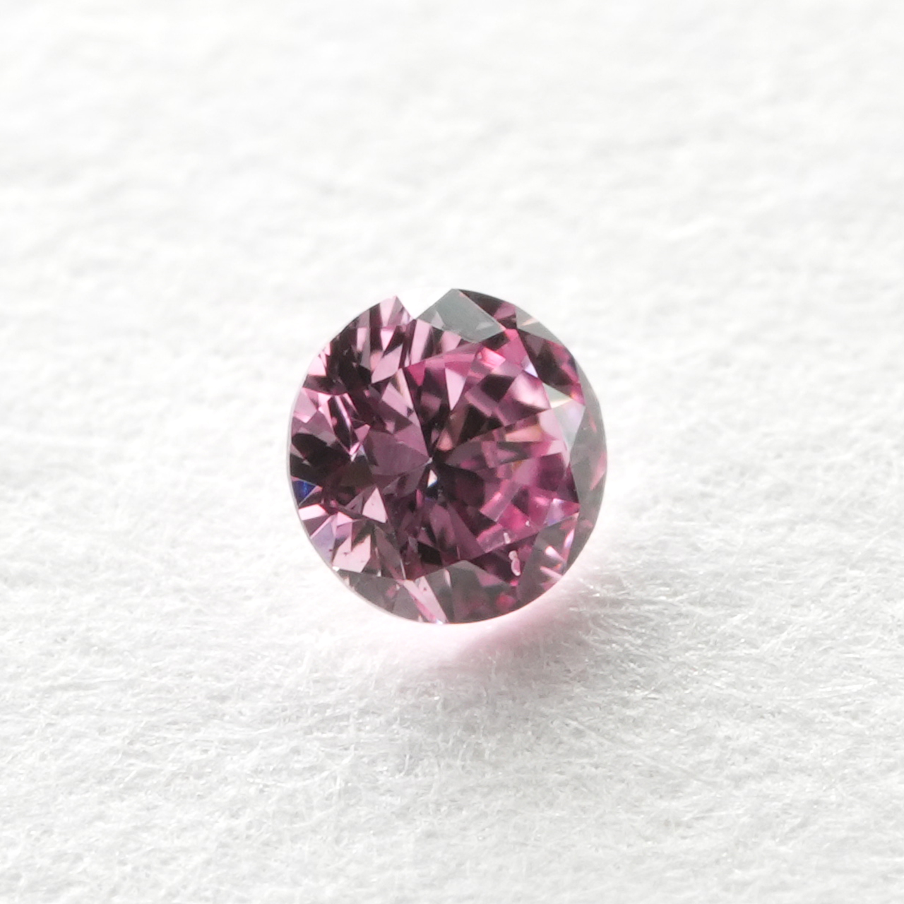 ピンクダイヤモンドルース画像2の拡大画像｜0.027ct / Fancy Intense Purplish Pink / SI-1 /Round