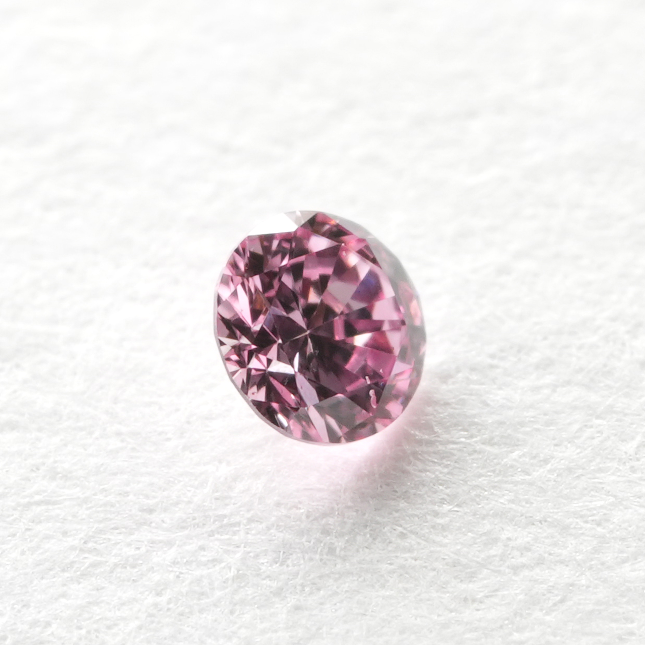 ピンクダイヤモンドルース画像3の拡大画像｜0.027ct / Fancy Intense Purplish Pink / SI-1 /Round