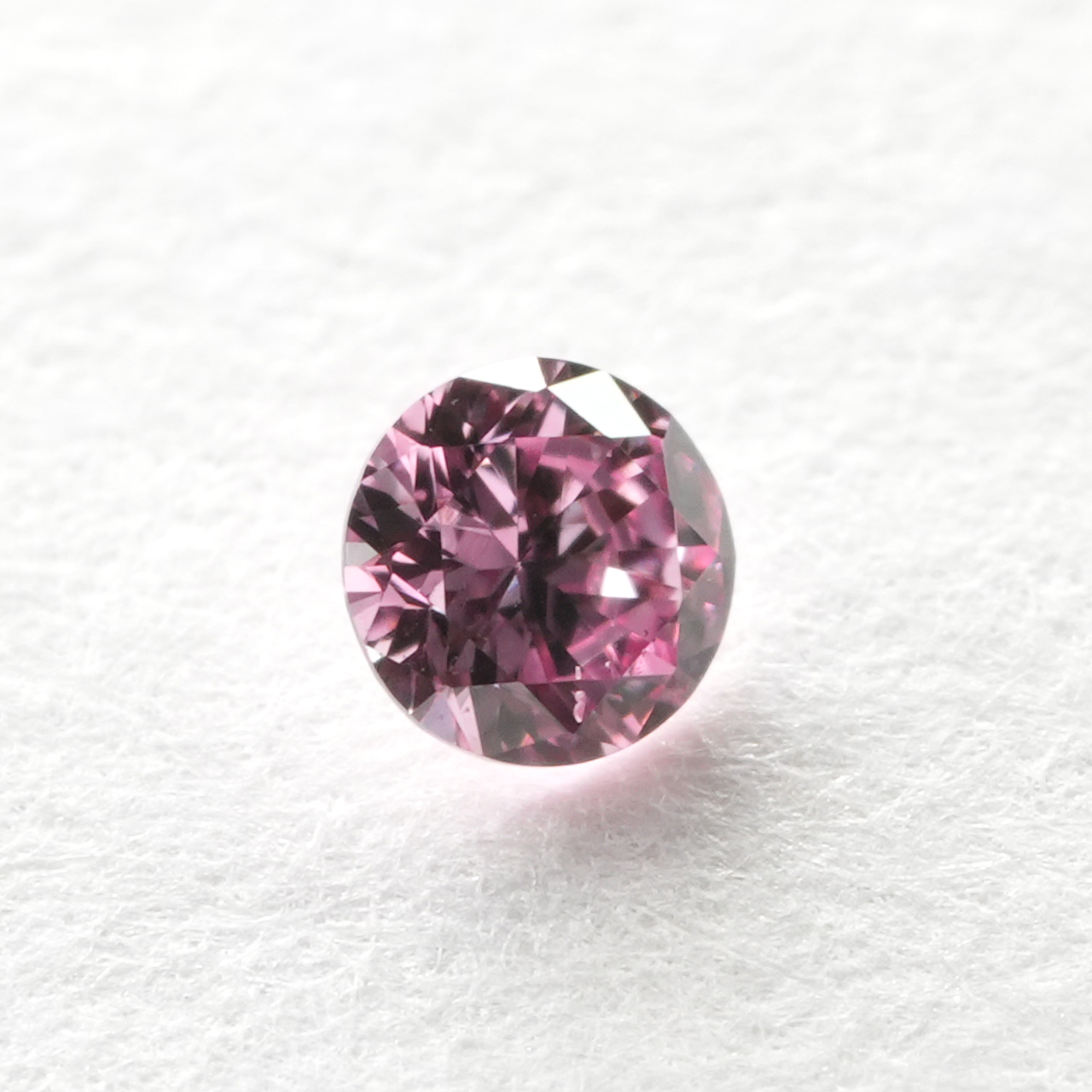 ピンクダイヤモンドルース画像4の拡大画像｜0.027ct / Fancy Intense Purplish Pink / SI-1 /Round