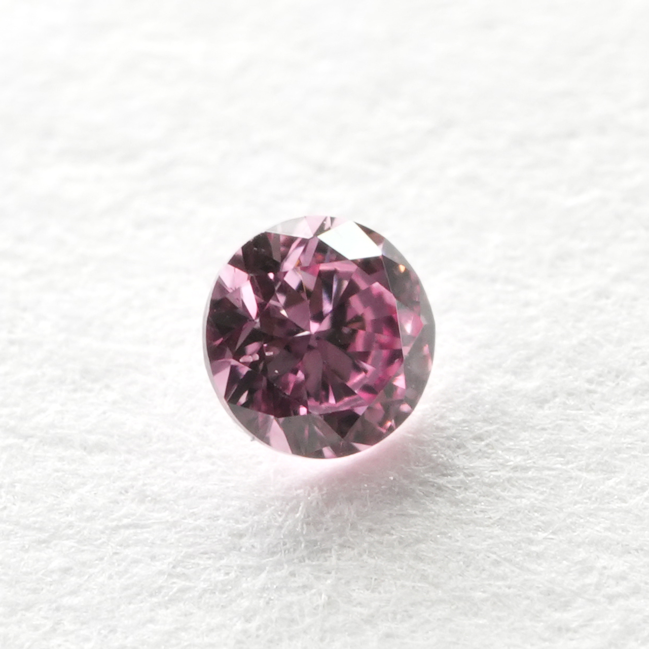ピンクダイヤモンドルース画像5の拡大画像｜0.027ct / Fancy Intense Purplish Pink / SI-1 /Round