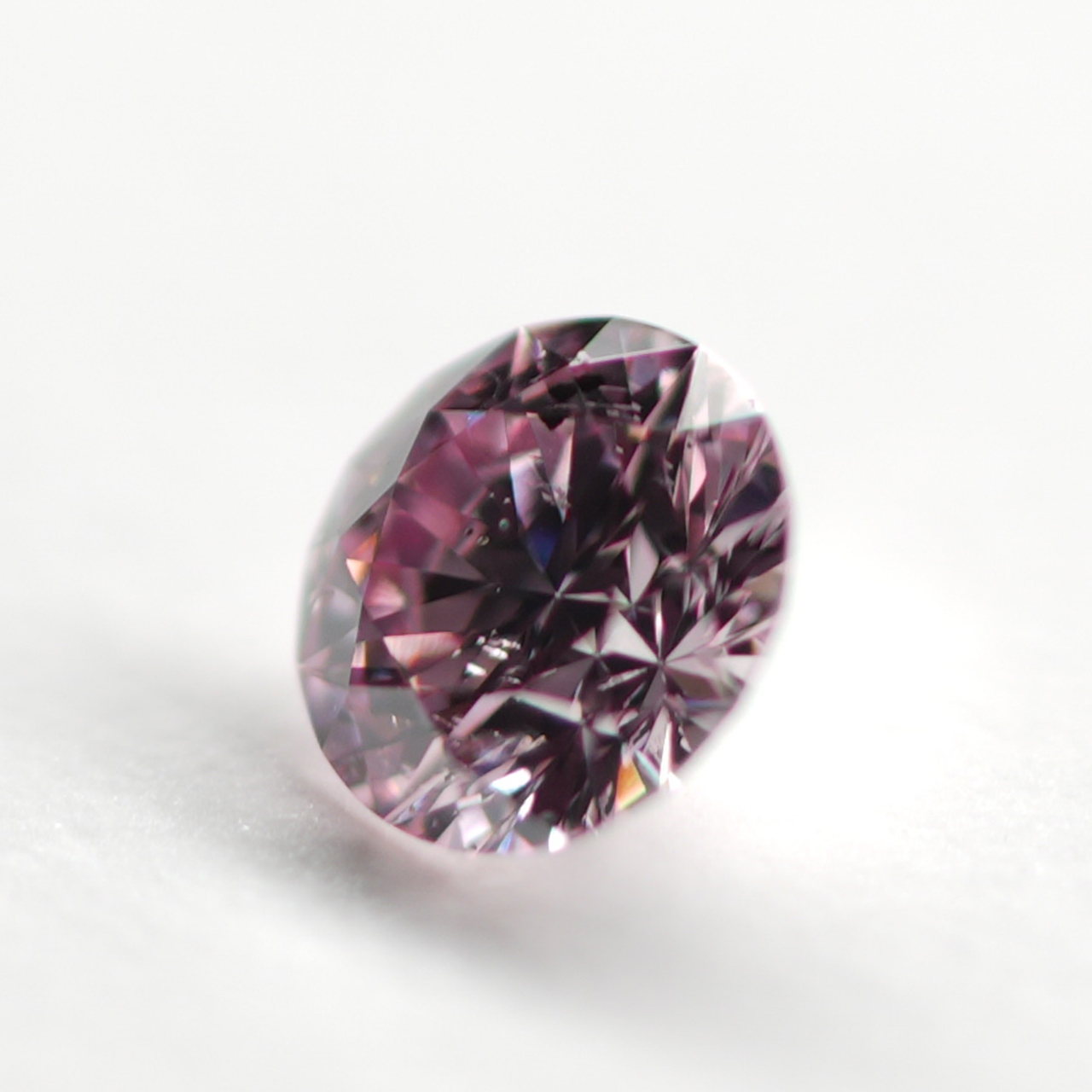 ピンクダイヤモンドルース画像5の拡大画像｜0.091ct / Fancy Intense Purplish Pink / SI-2 /Round