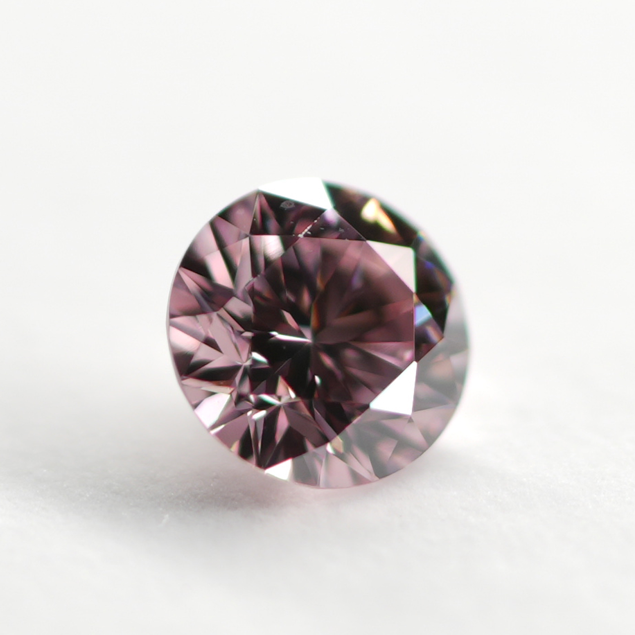 ピンクダイヤモンドルース画像2の拡大画像｜0.092ct / FANCY INTENSE PINK / VS-1 /ROUND