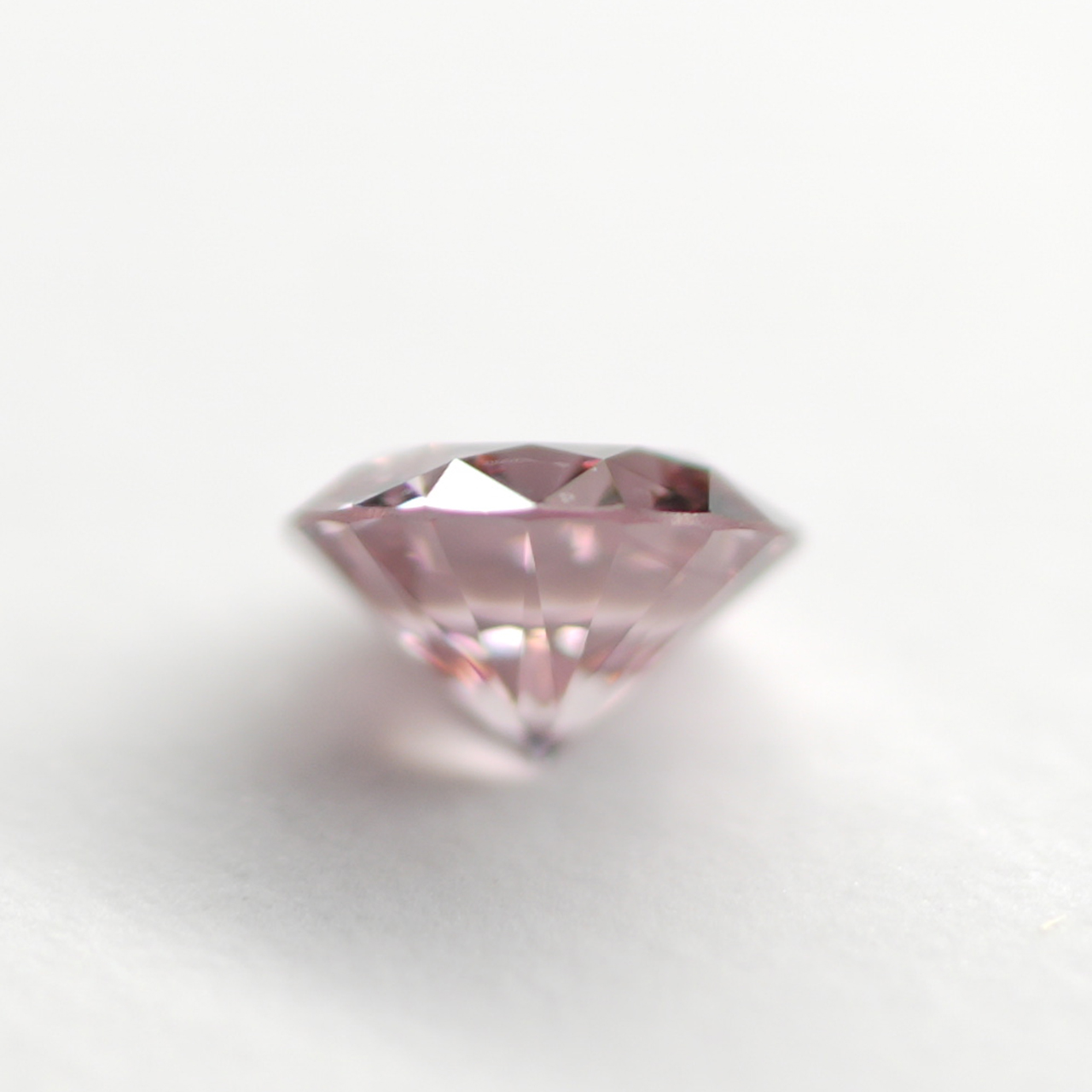 ピンクダイヤモンドルース画像4の拡大画像｜0.092ct / FANCY INTENSE PINK / VS-1 /ROUND
