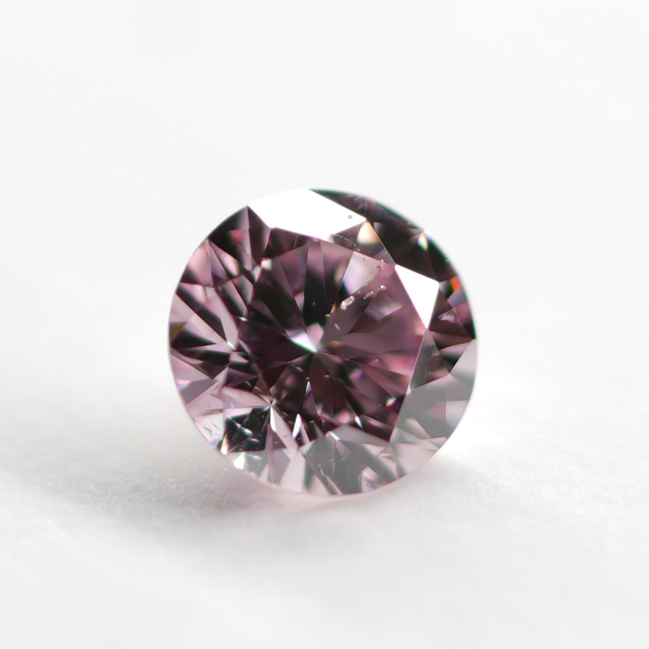 ピンクダイヤモンドルース画像2の拡大画像｜0.083ct / FANCY PURPLISH PINK / SI-2 /ROUND