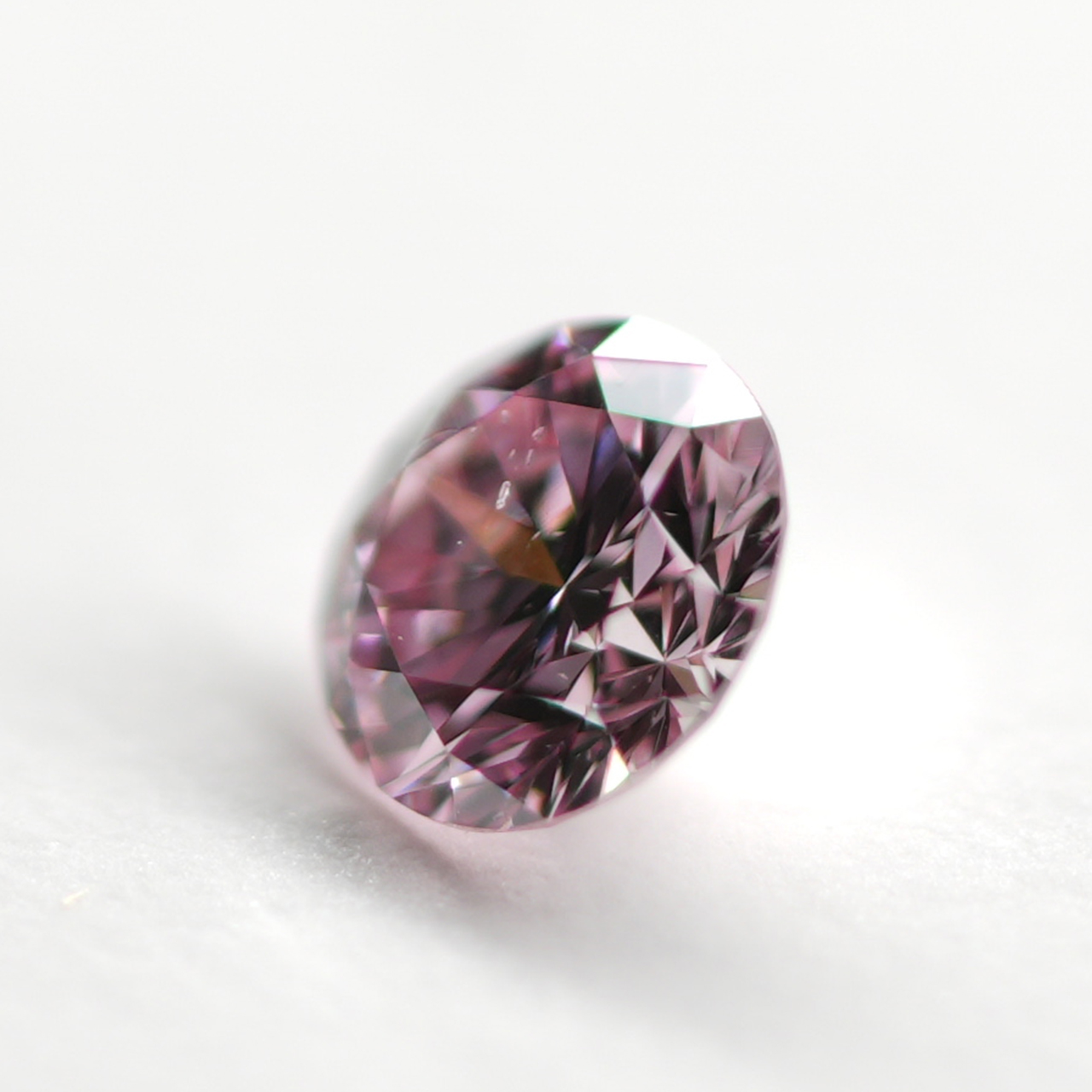 ピンクダイヤモンドルース画像5の拡大画像｜0.083ct / FANCY PURPLISH PINK / SI-2 /ROUND