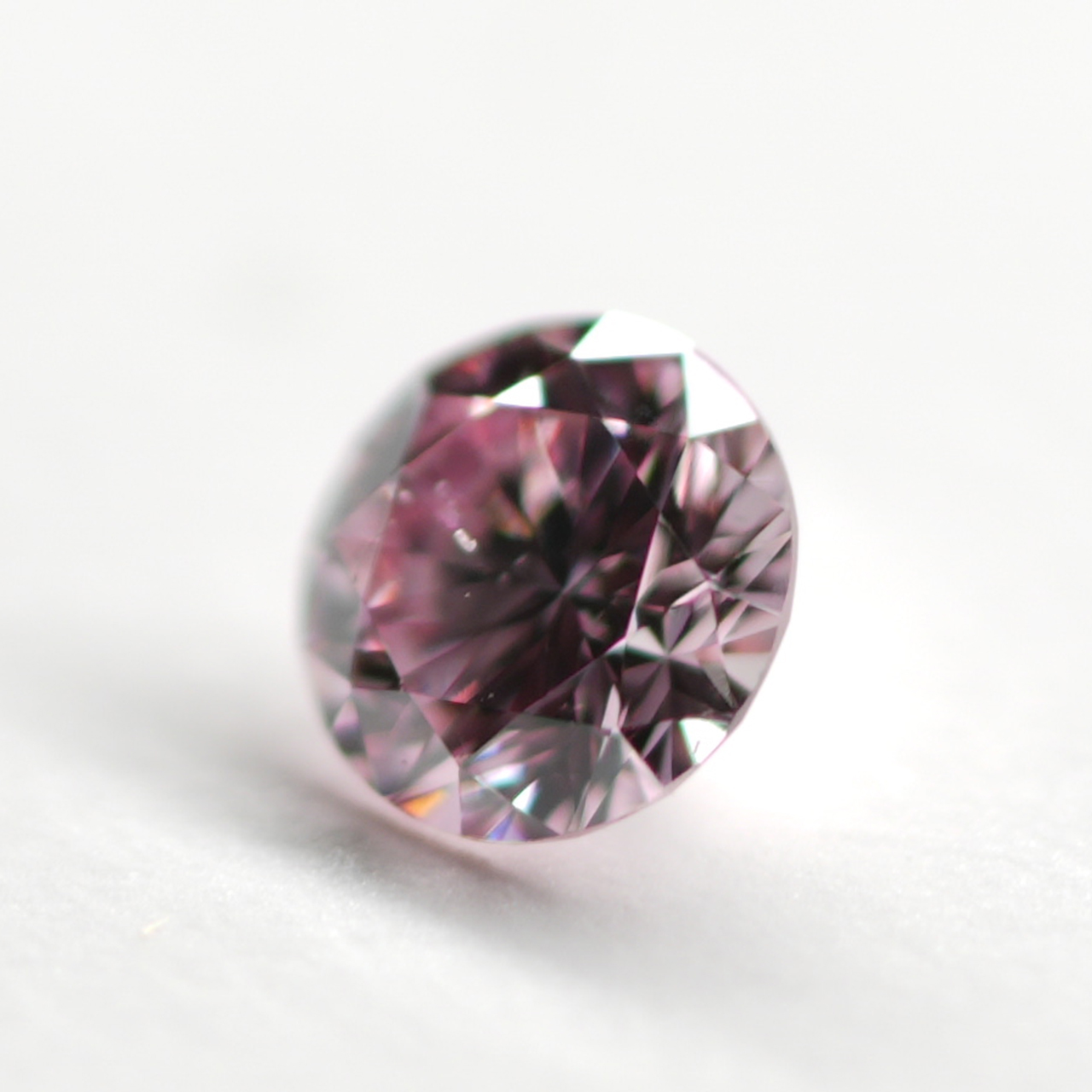 ピンクダイヤモンドルース画像6の拡大画像｜0.083ct / FANCY PURPLISH PINK / SI-2 /ROUND
