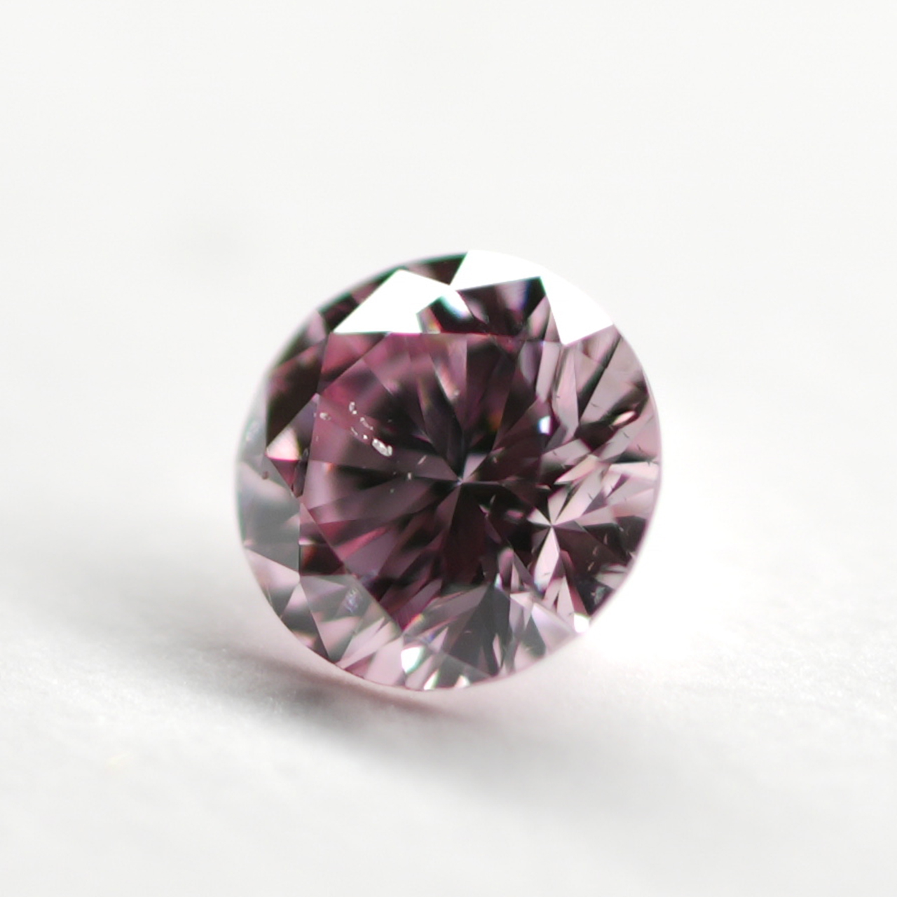 ピンクダイヤモンドルース画像7の拡大画像｜0.083ct / FANCY PURPLISH PINK / SI-2 /ROUND