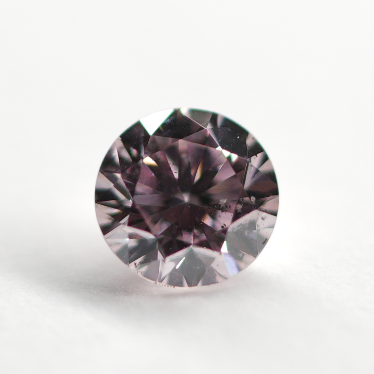 ピンクダイヤモンドルース画像4の拡大画像｜0.116ct / FANCY PURPLISH PINK / SI-2 /ROUND