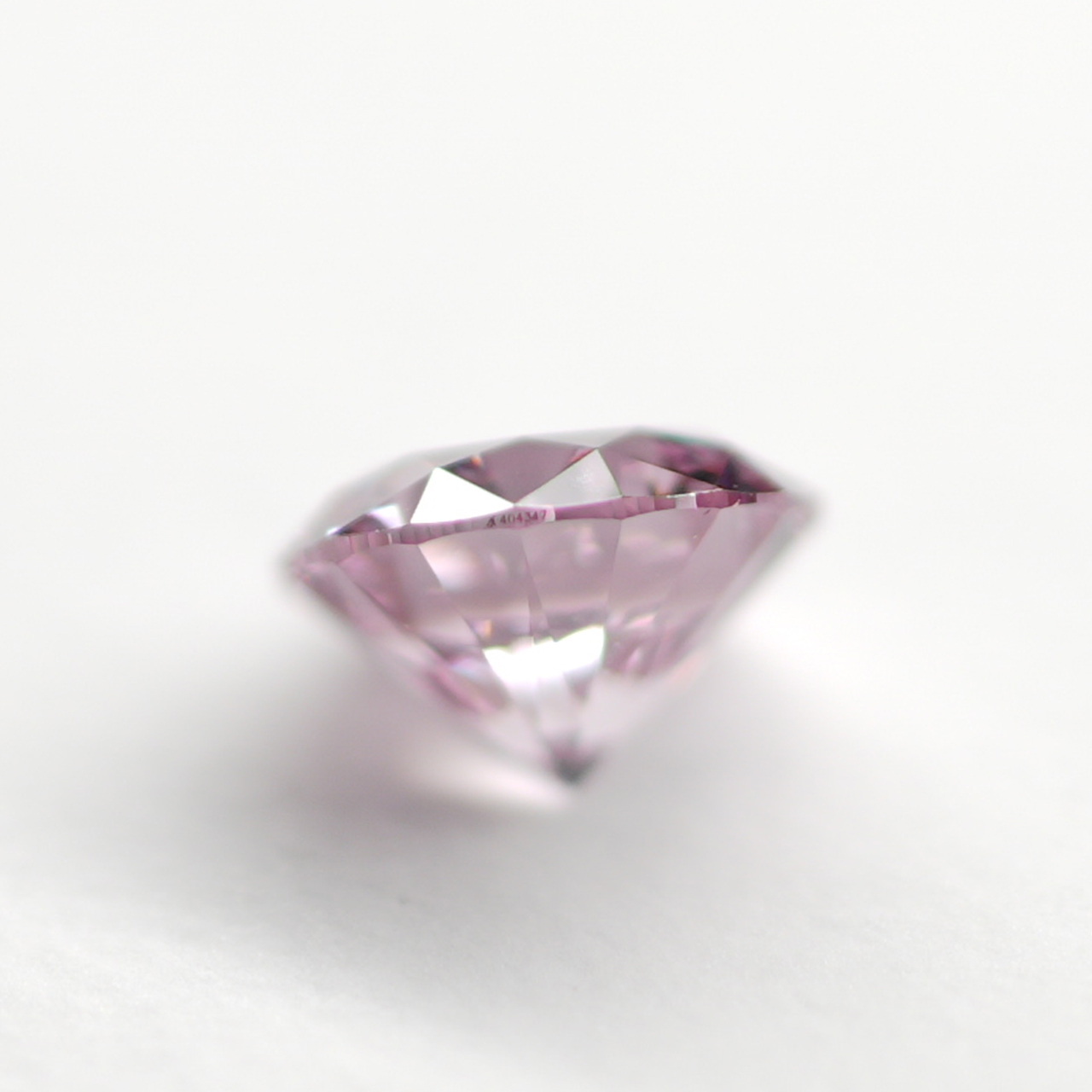 ピンクダイヤモンドルース画像6の拡大画像｜0.092ct / FANCY INTENSE PURPLISH PINK / SI-1 /ROUND